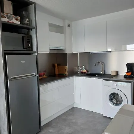 T2 4 Personnes Avec Balcon Vue Equipe דירה Sète