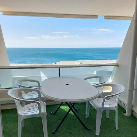 T2 4 Personnes Avec Balcon Vue Equipe דירה Sète