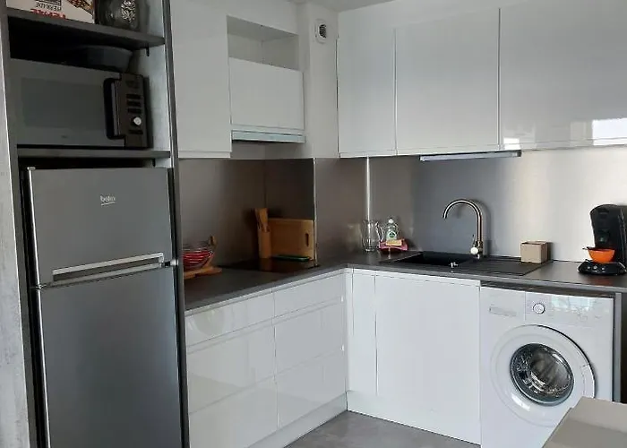 T2 4 Personnes Avec Balcon Vue Equipe Apartman Sète